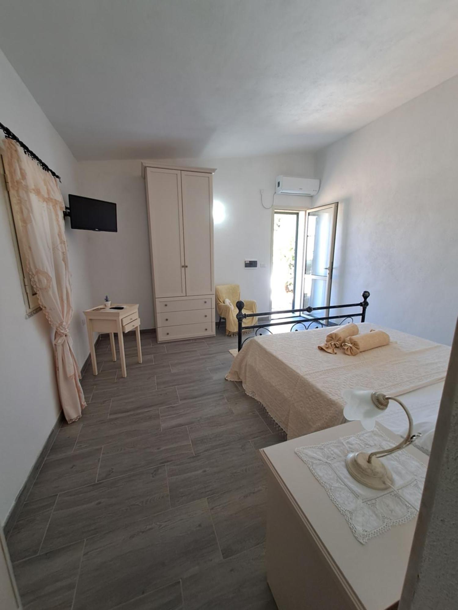 B&B Li Salcuneddi Aglientu Kültér fotó