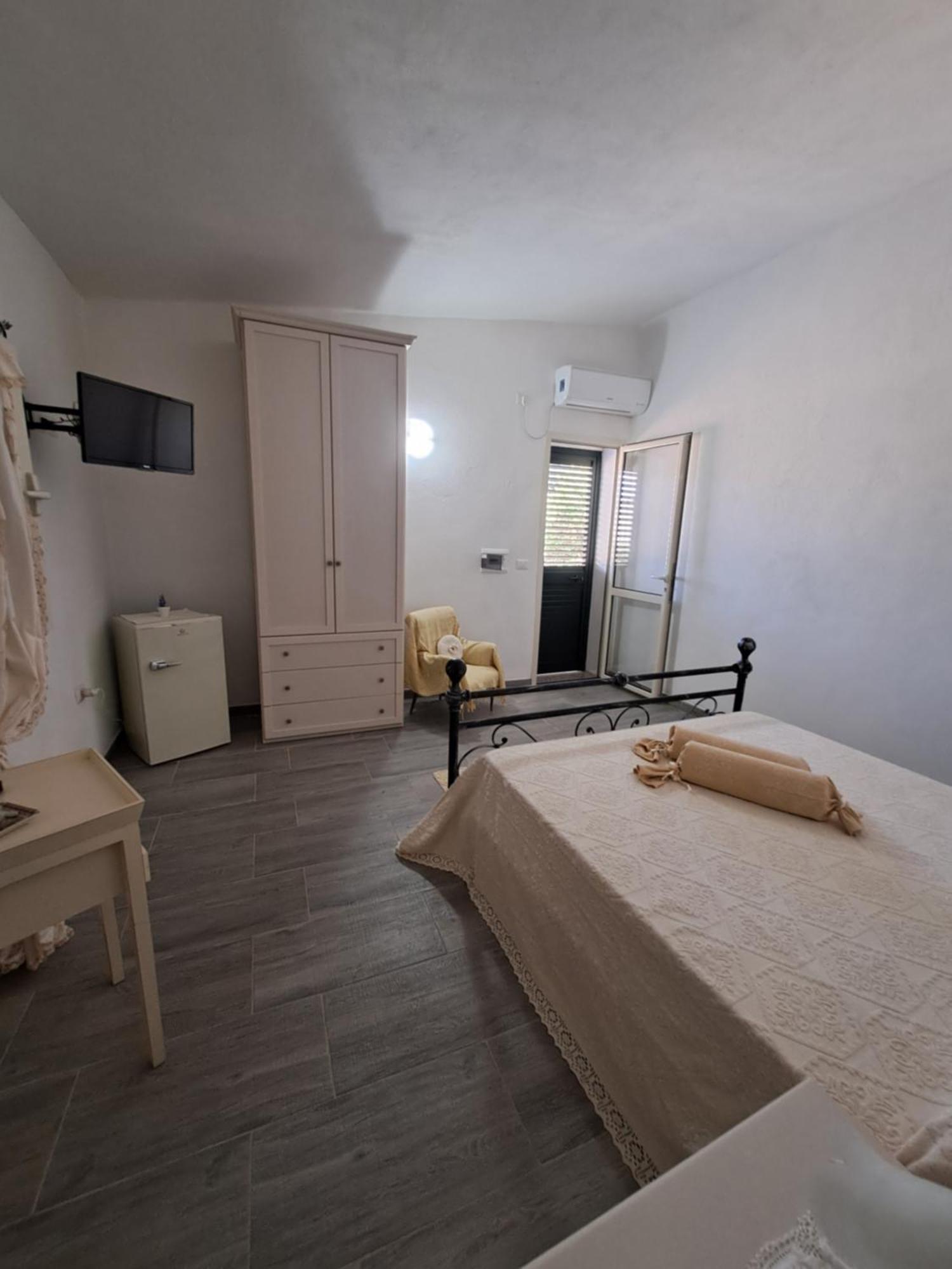 B&B Li Salcuneddi Aglientu Kültér fotó